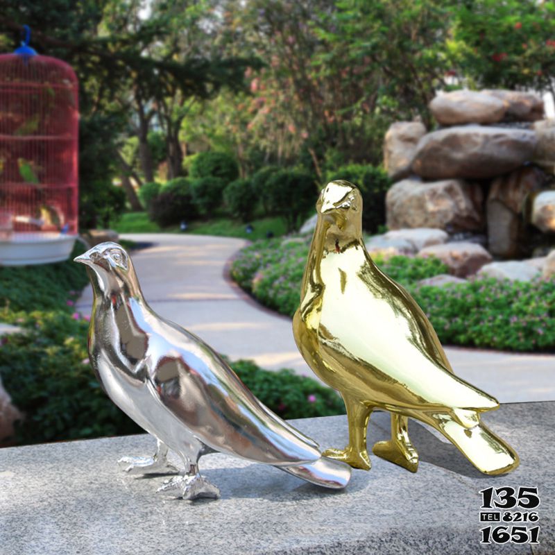 鴿子雕塑-不銹鋼鏡面彩金噴漆創意鴿子雕塑高清圖片